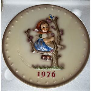 Goebel M.J. Hummel 1976 Annual Plate